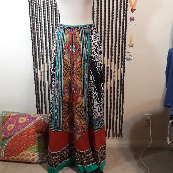 Flying Tomato Dresses & Skirts - Beautiful Flying Tomato Skirt